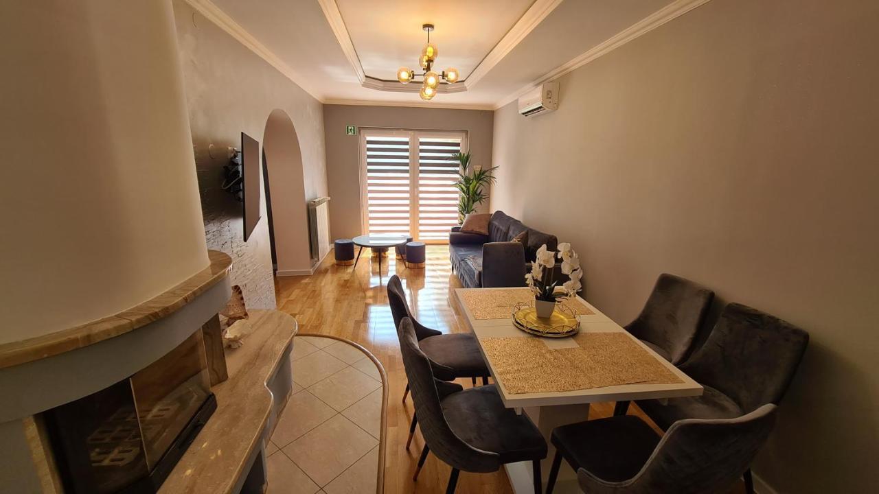 Deluxe 2 Apartment